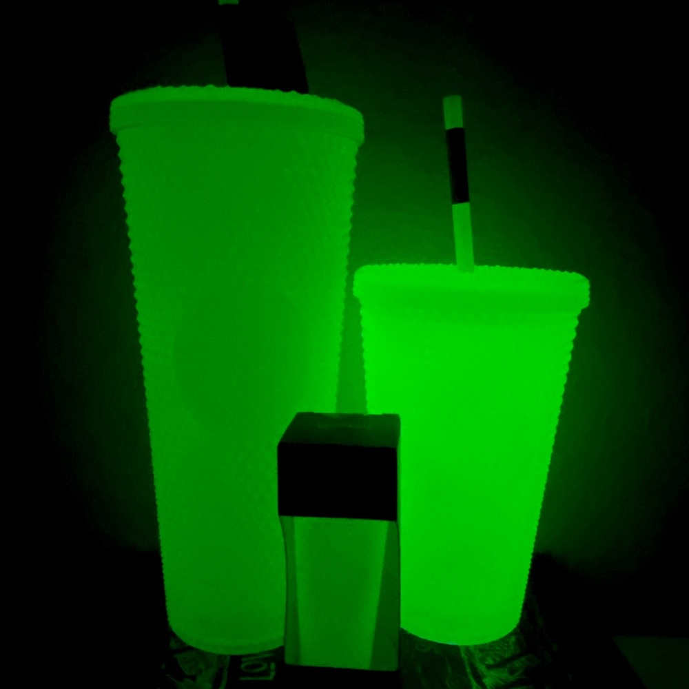 Starbucks Glow In The Dark Set- Venti • Grande • Keychain